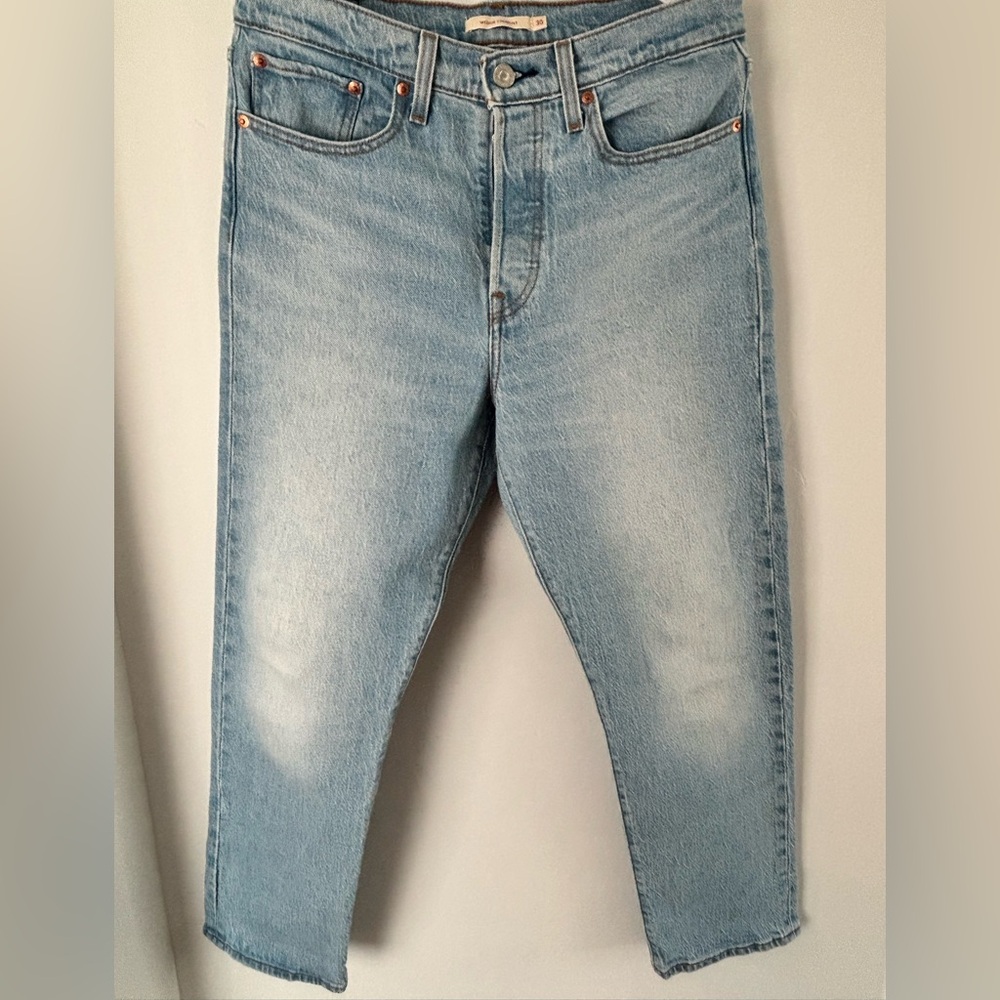 Classic Light Blue Women’s Levi’s Jeans
